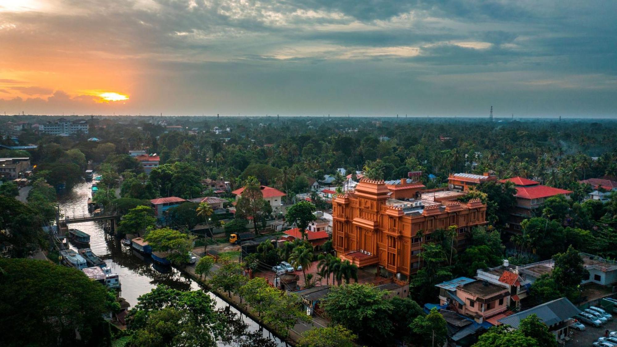 Haveli Backwater Resort Alappuzha Екстер'єр фото